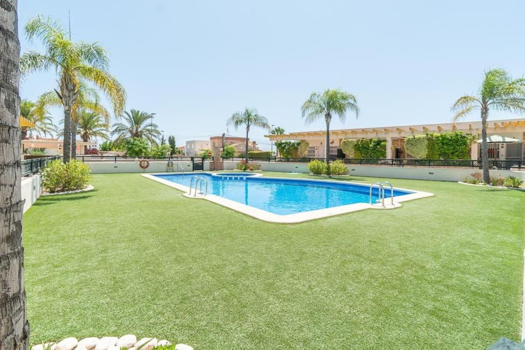 Magnifico Adosado Con Piscina Y Barbacoa Vila Campoamor Exterior foto